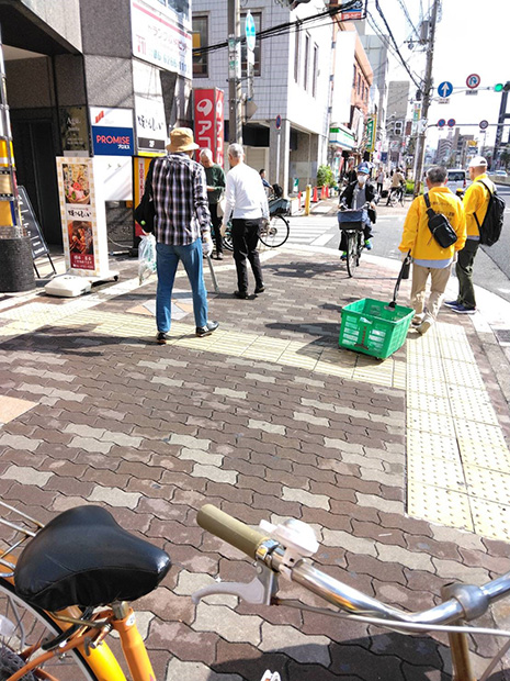 清掃活動の風景