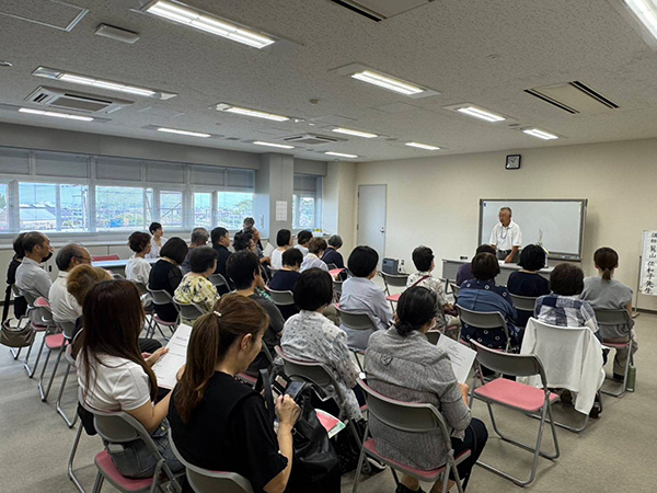 家庭教育講演会の様子