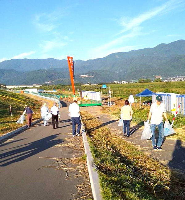 「神明の花火大会」翌日早朝に実施された大会会場の清掃活動